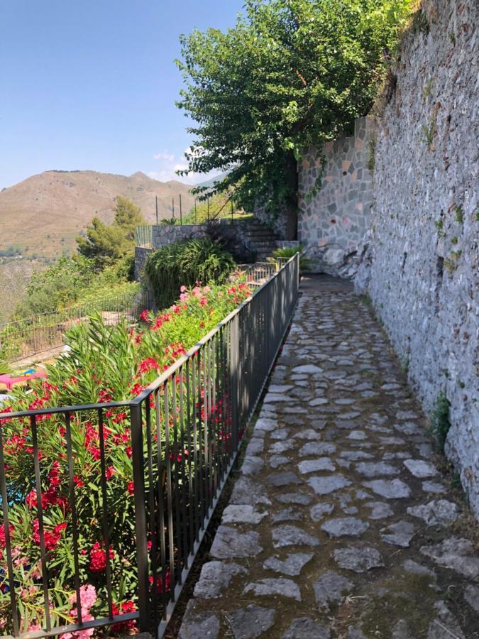 Un Capriccio - Ginepro Daire Aieta Dış mekan fotoğraf